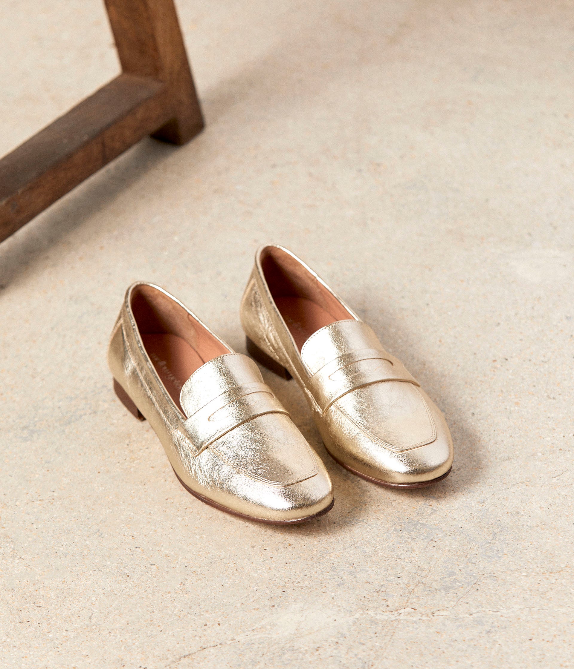 Mocassin doré femme discount