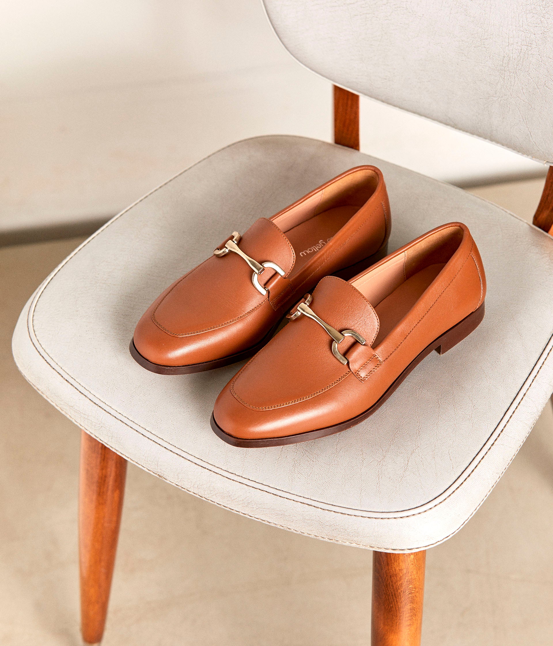 Mocassins orange sales