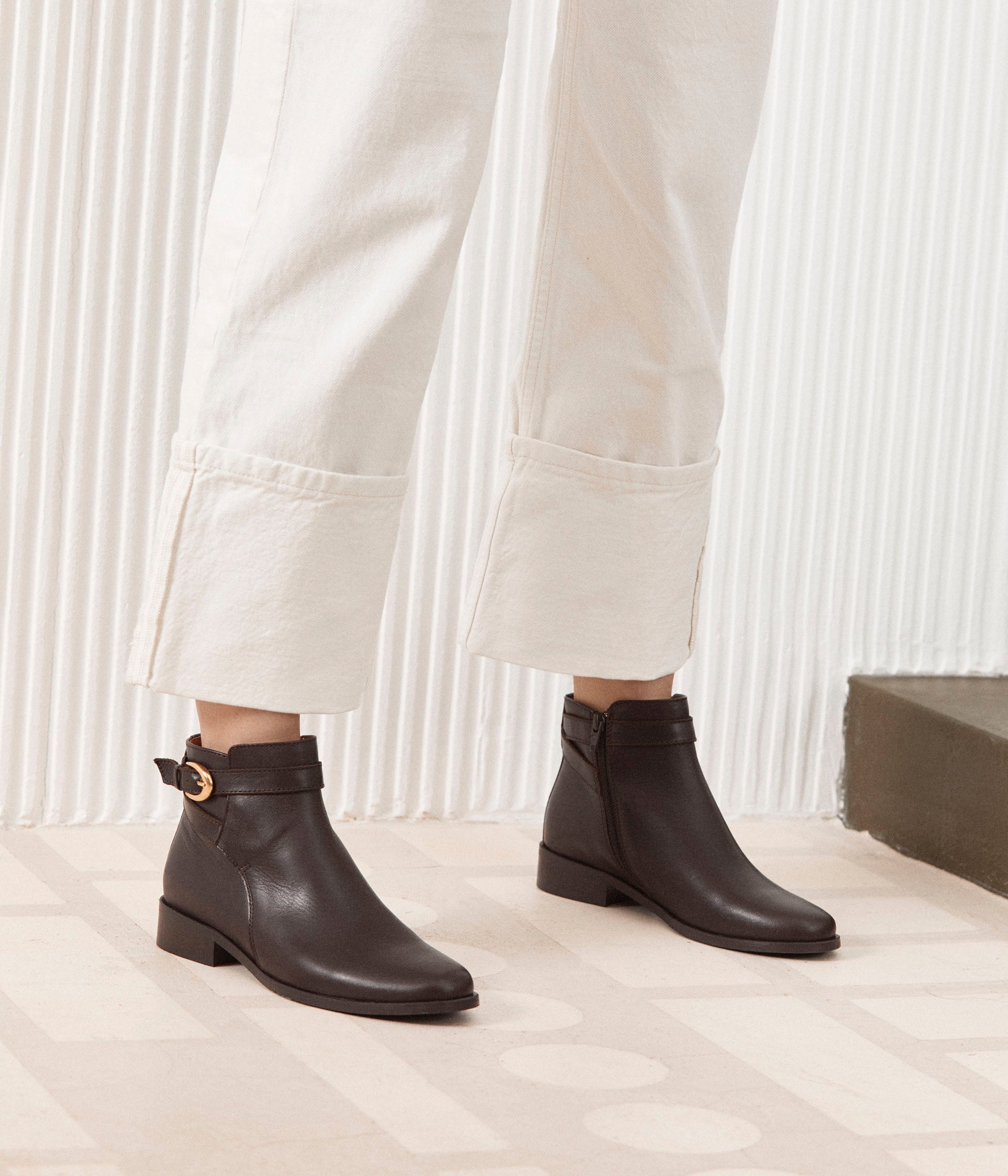 Bottines noires sales plates cuir