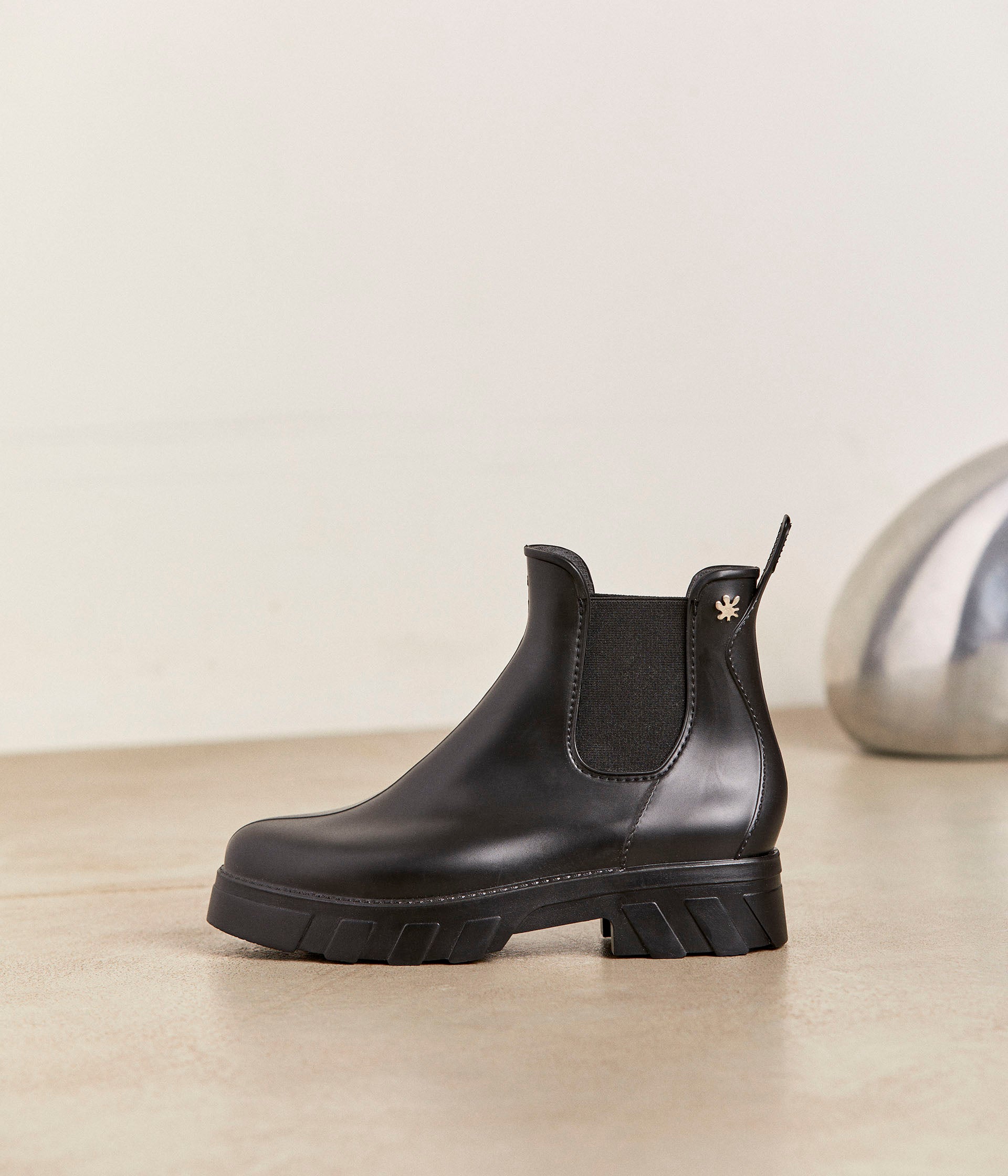 Medusa boots new arrivals