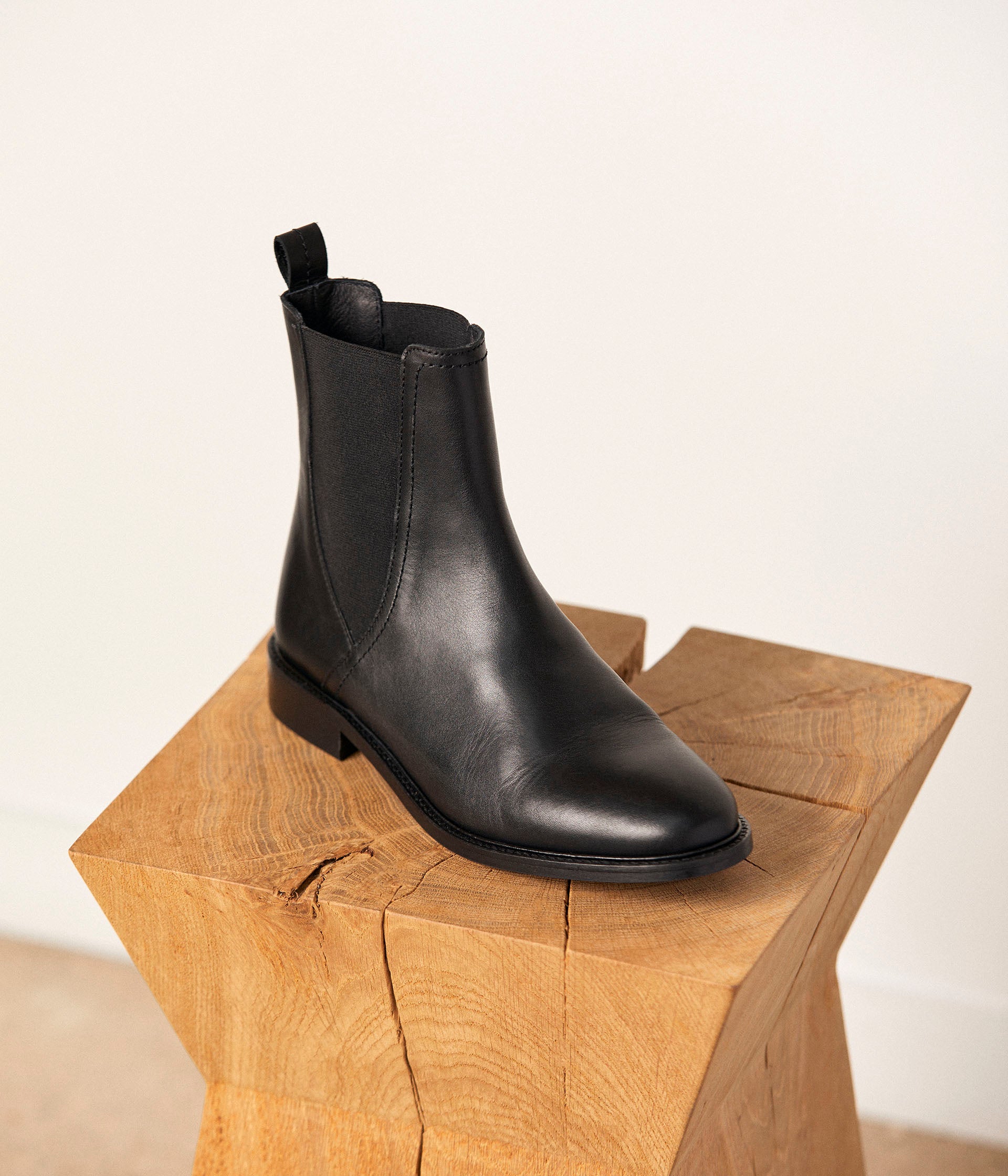 Chelsea boots noires Artemis Boots Bottines Femme Mellow Yellow