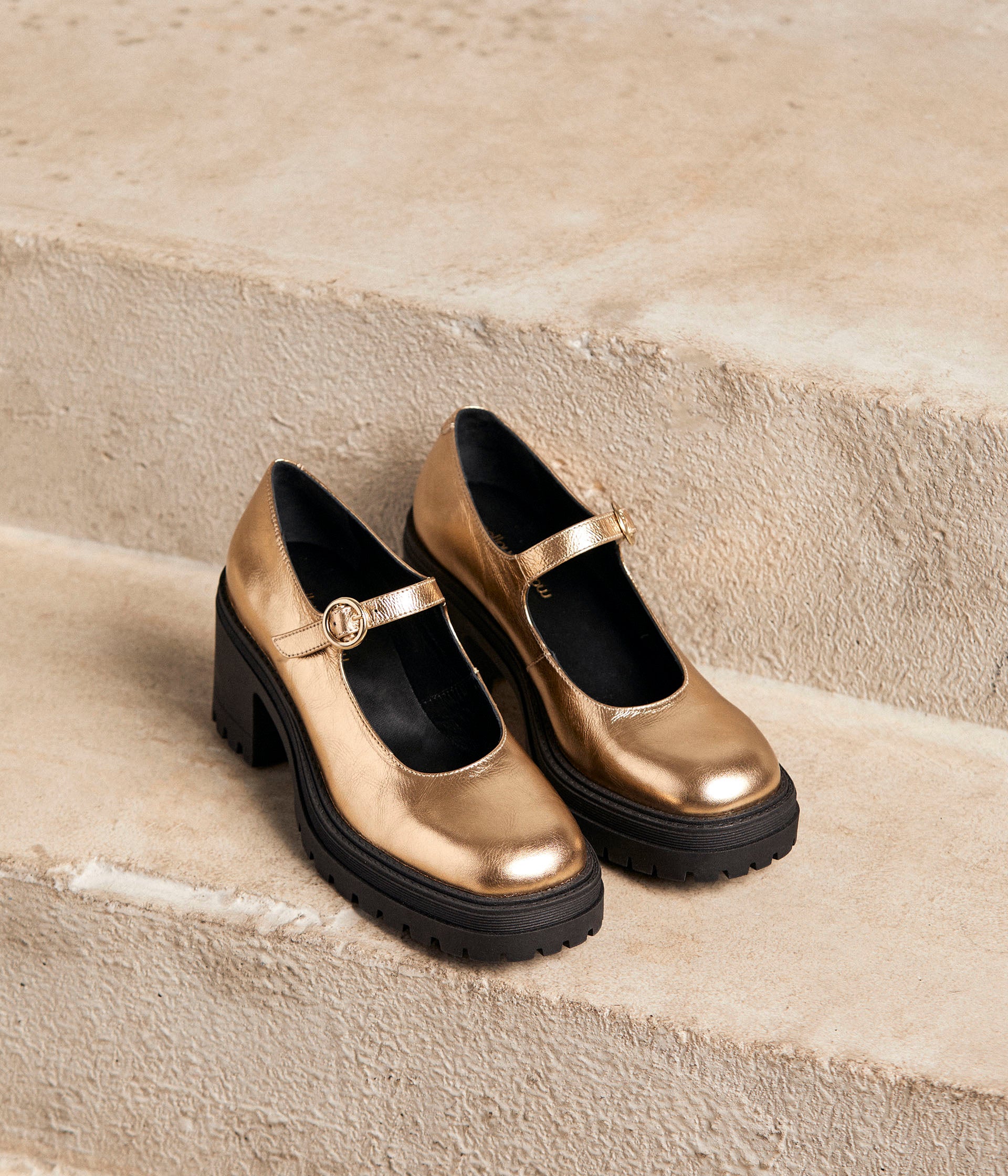 Escarpins dorés cuir sale