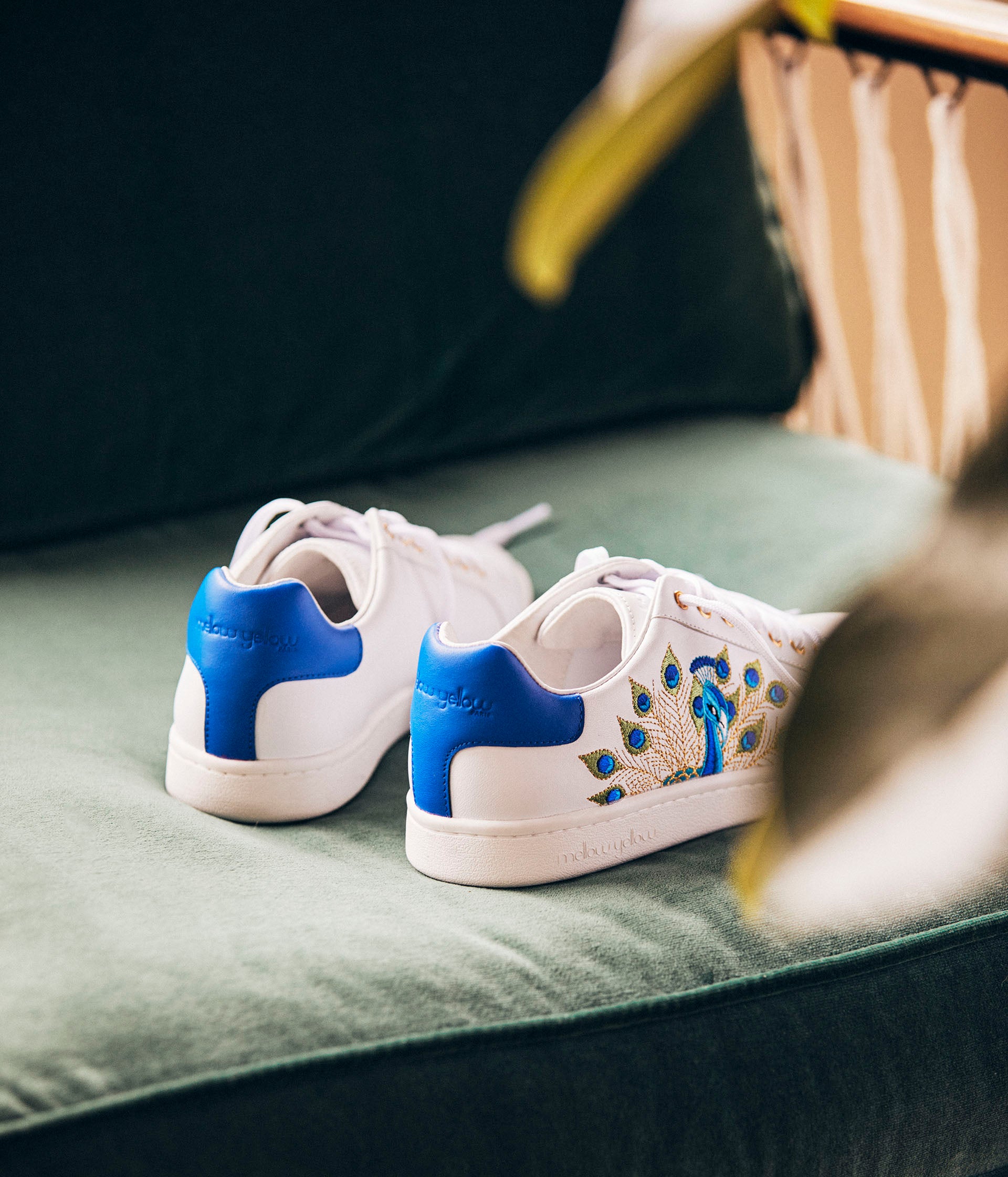Sneakers brodees Paon Baskets Femme Mellow Yellow