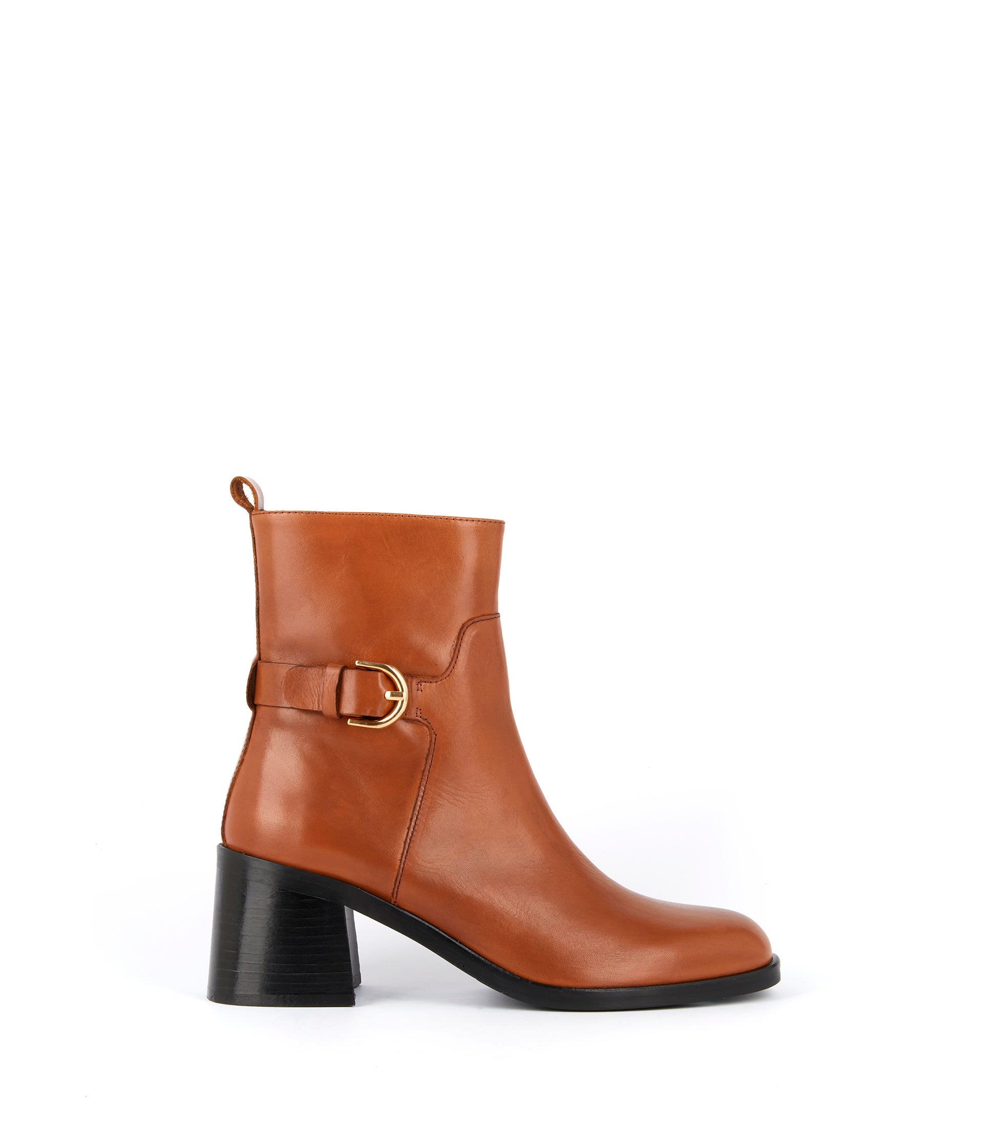 Leela grand moto boot sales