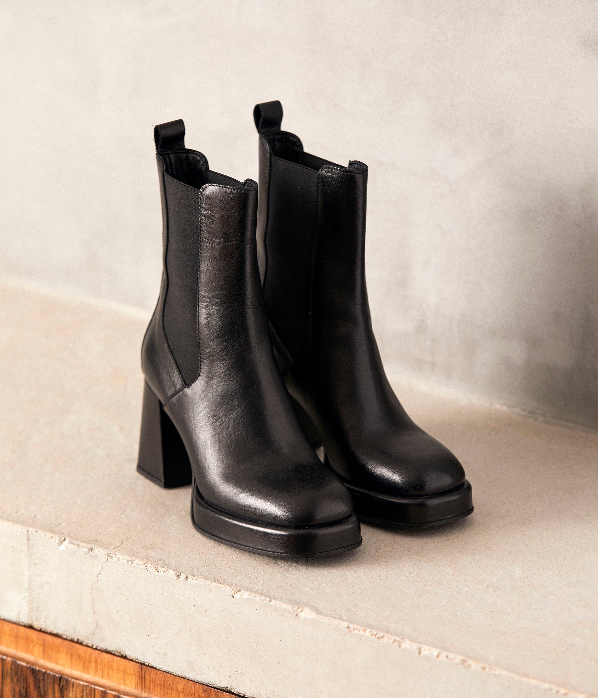 Bottines noires hotsell gros talons