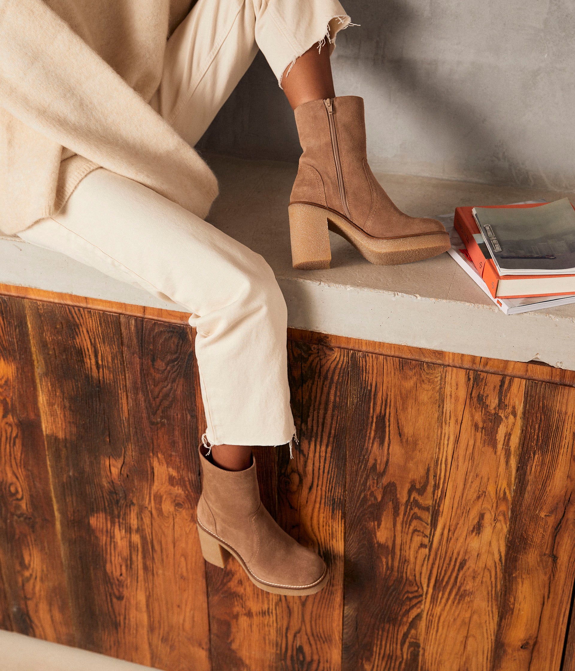 Boots velours beige Alice Boots Bottines Femme Mellow Yellow