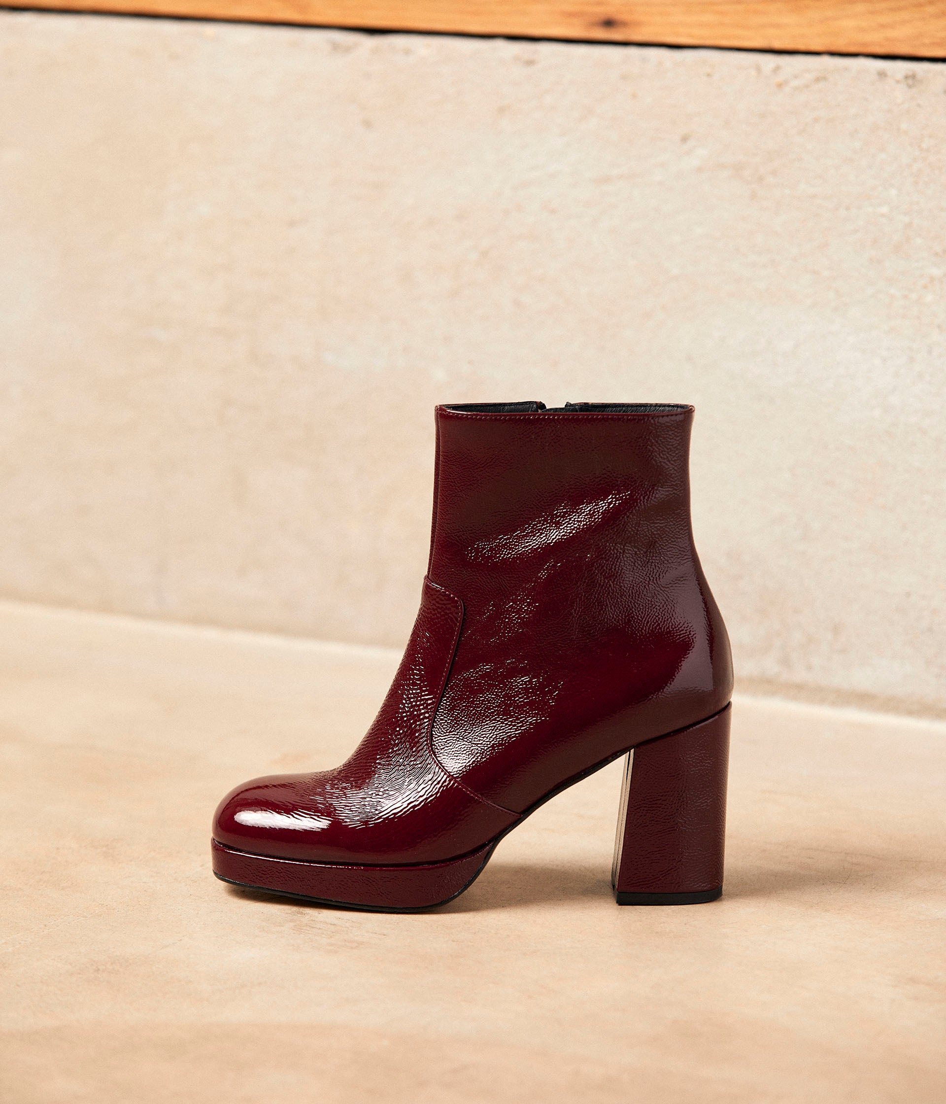Boots vernis bordeaux discount