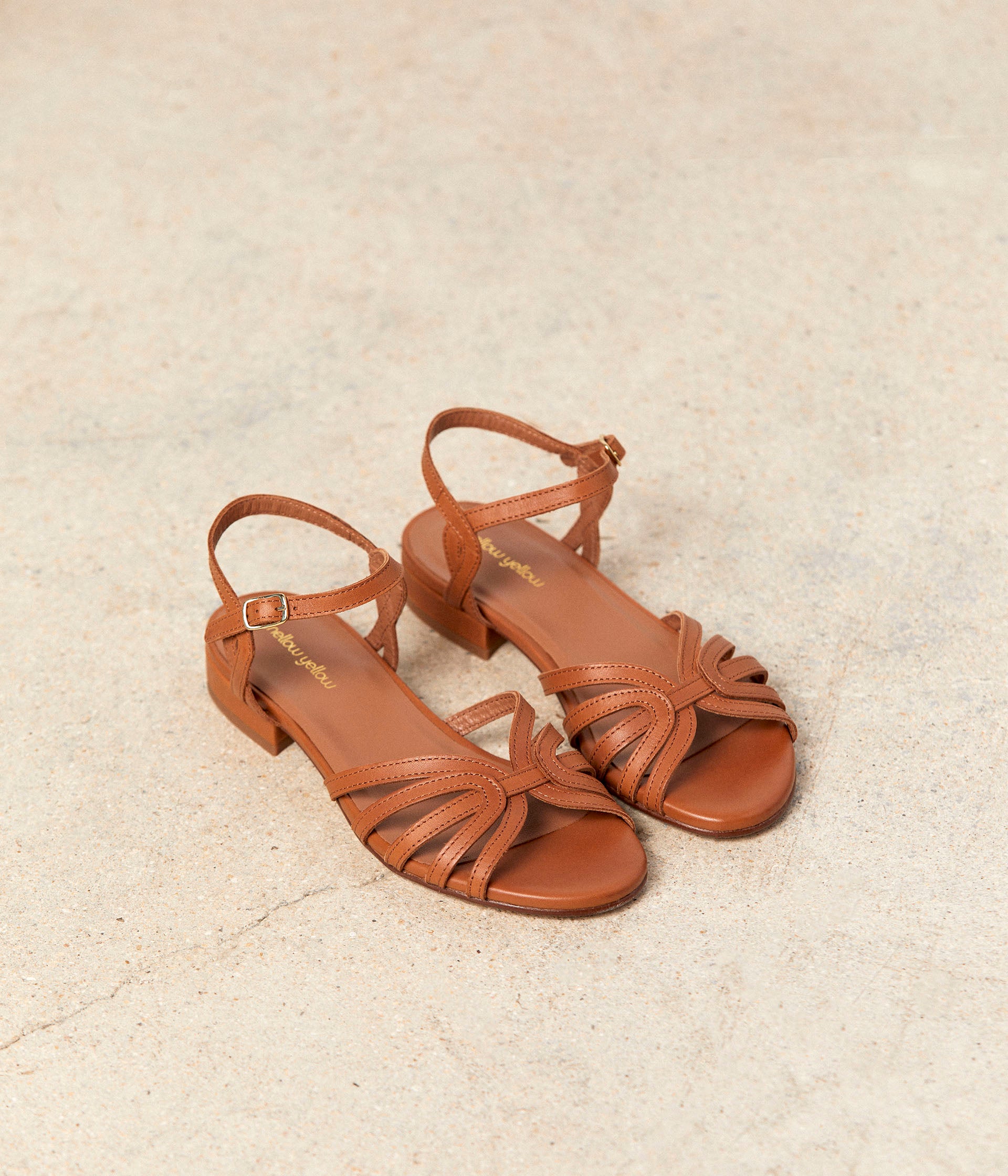 Sandales plates online cuir camel