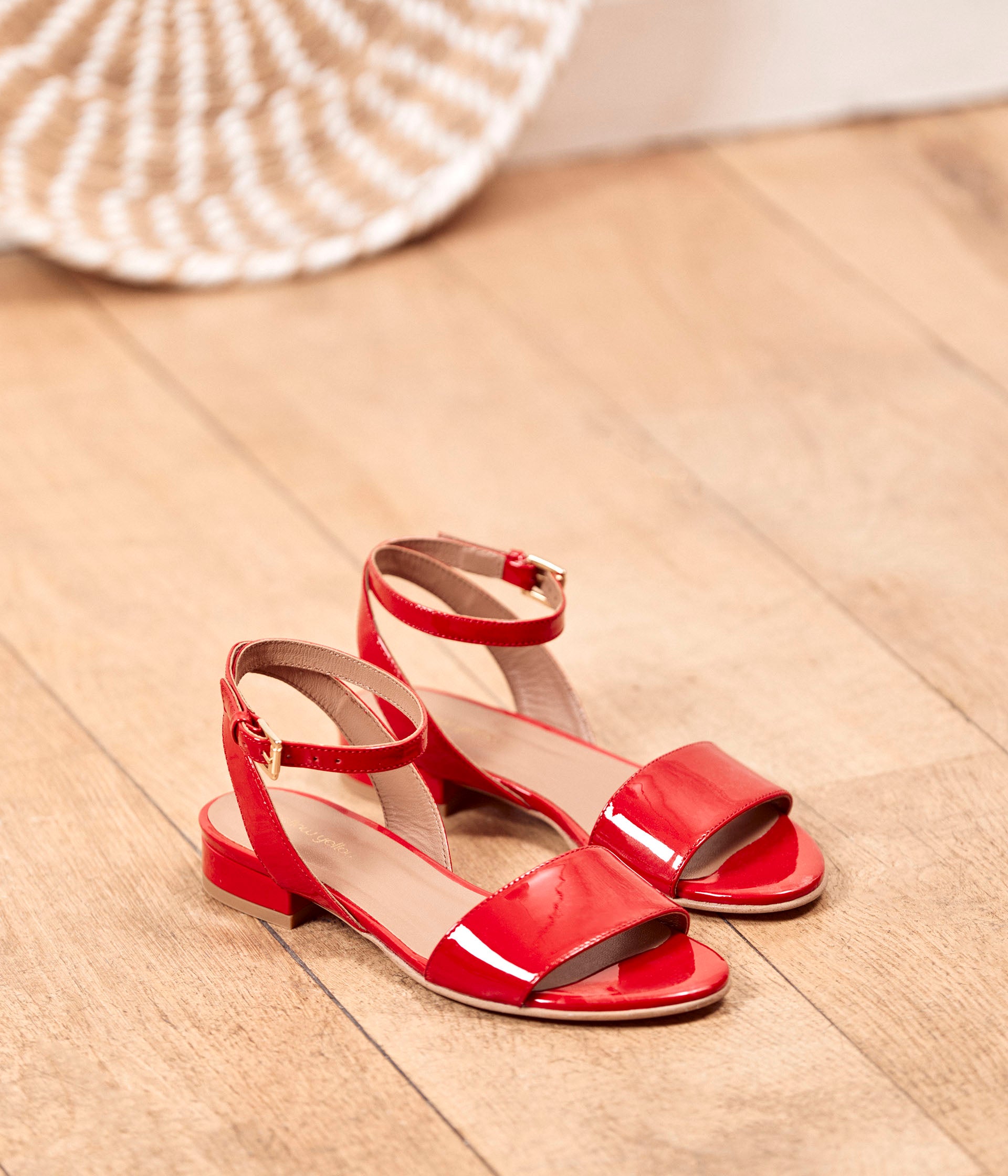 Sandale rouge top plate