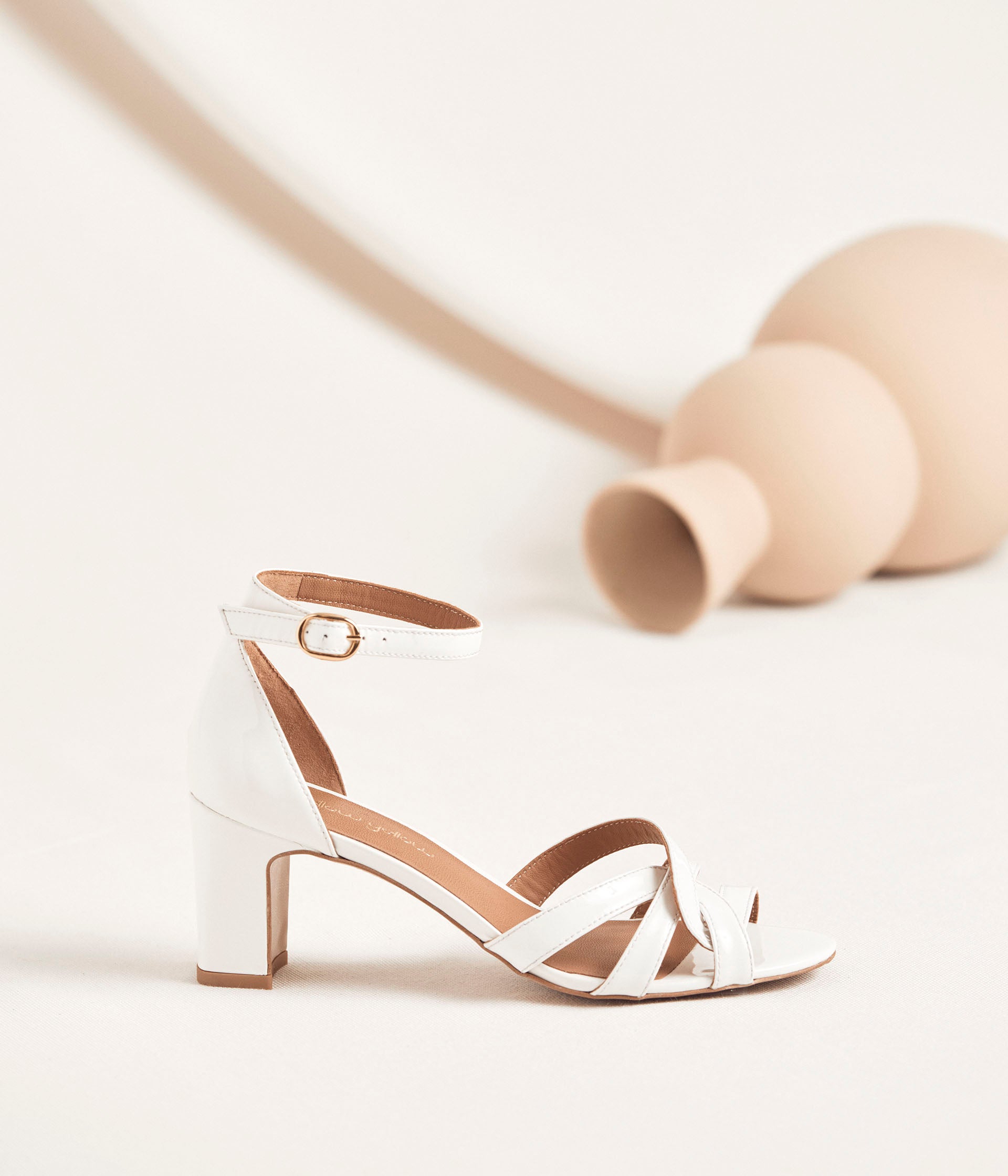 Mules blanches a talon hot sale