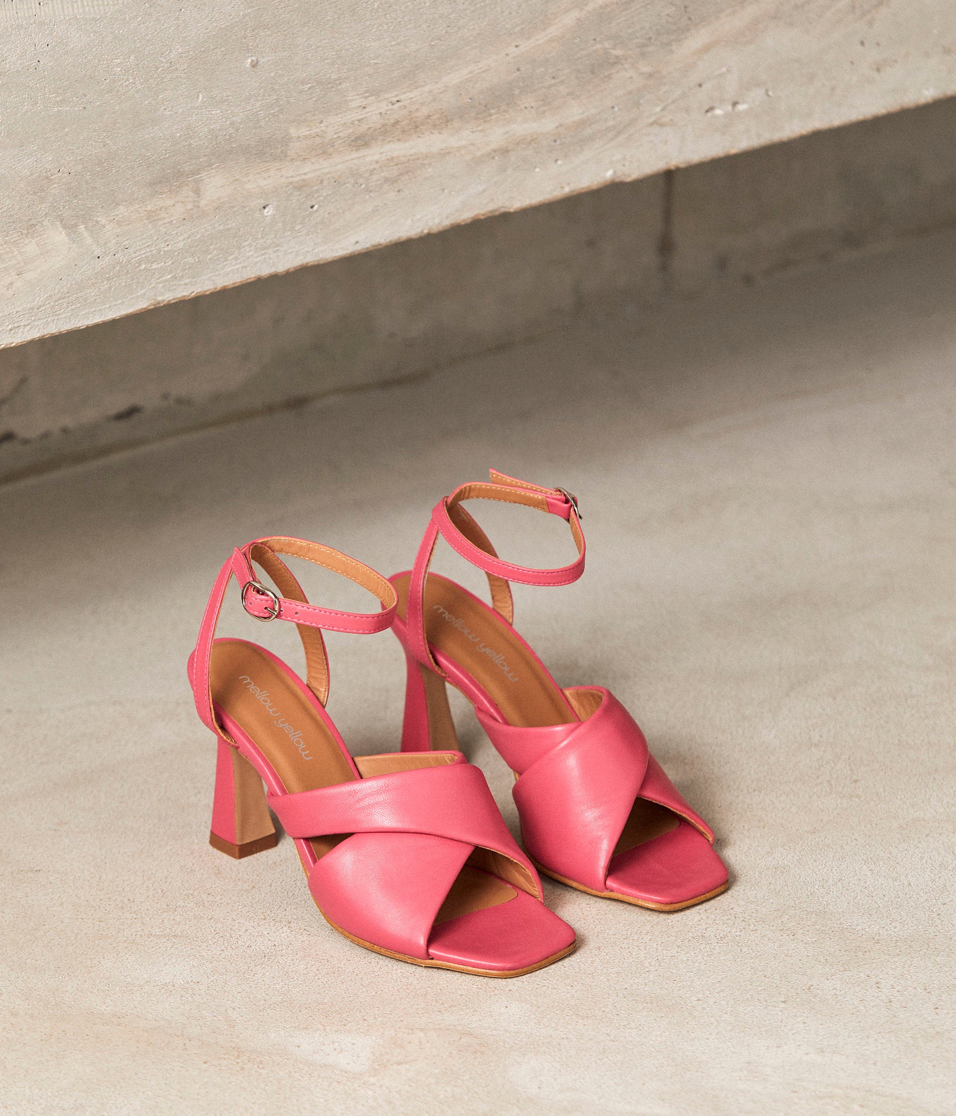 Sandales cuir rose L ana