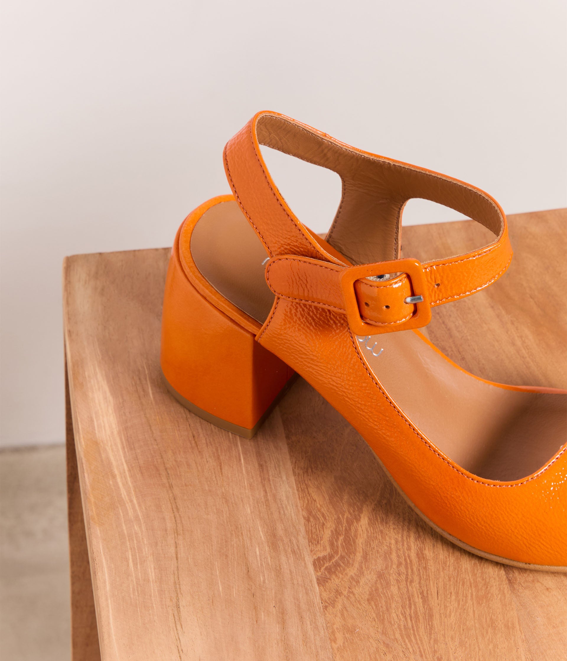 Sandales orange vernies Leondre