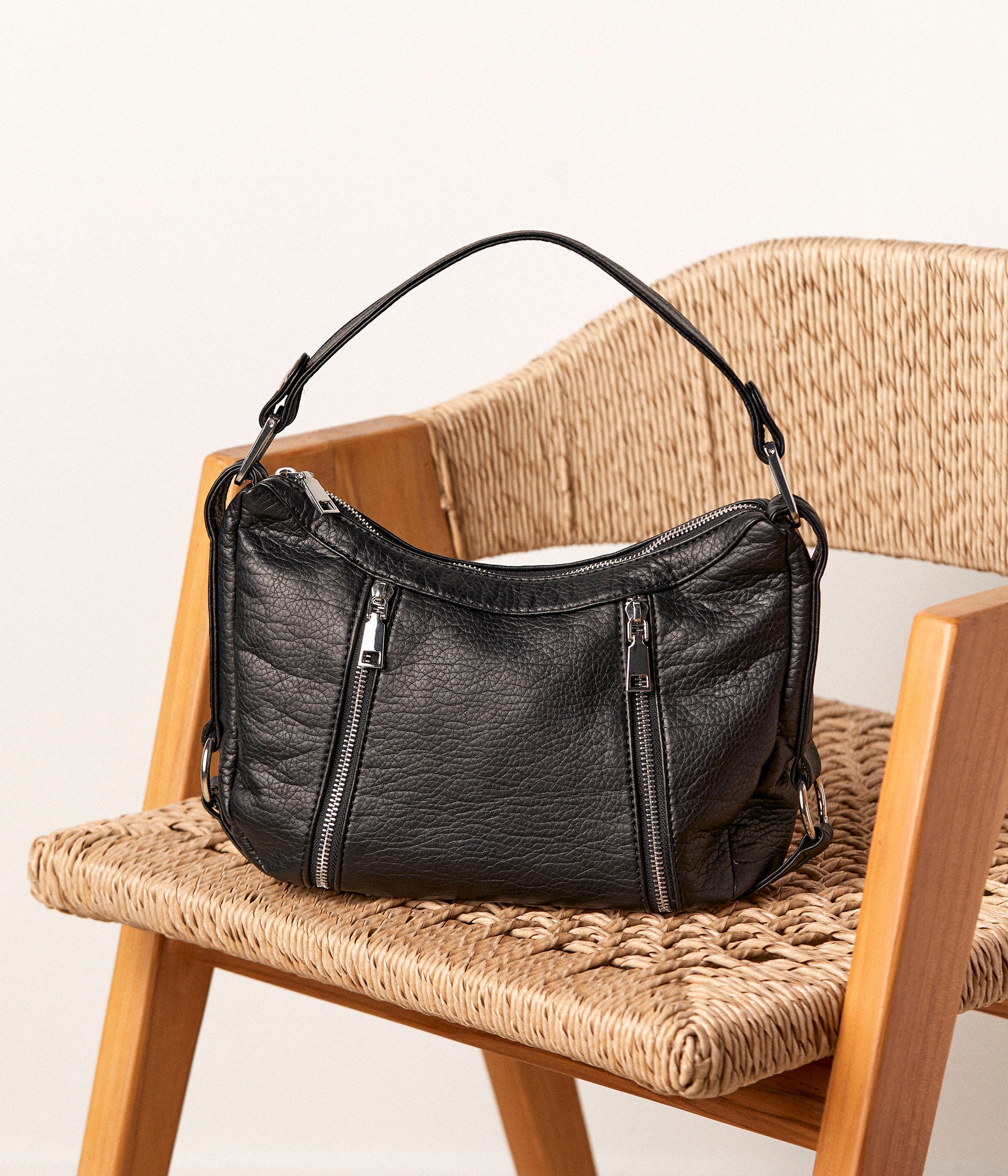 Sac main noir Chantal Sacs Pochettes Maroquinerie Mellow