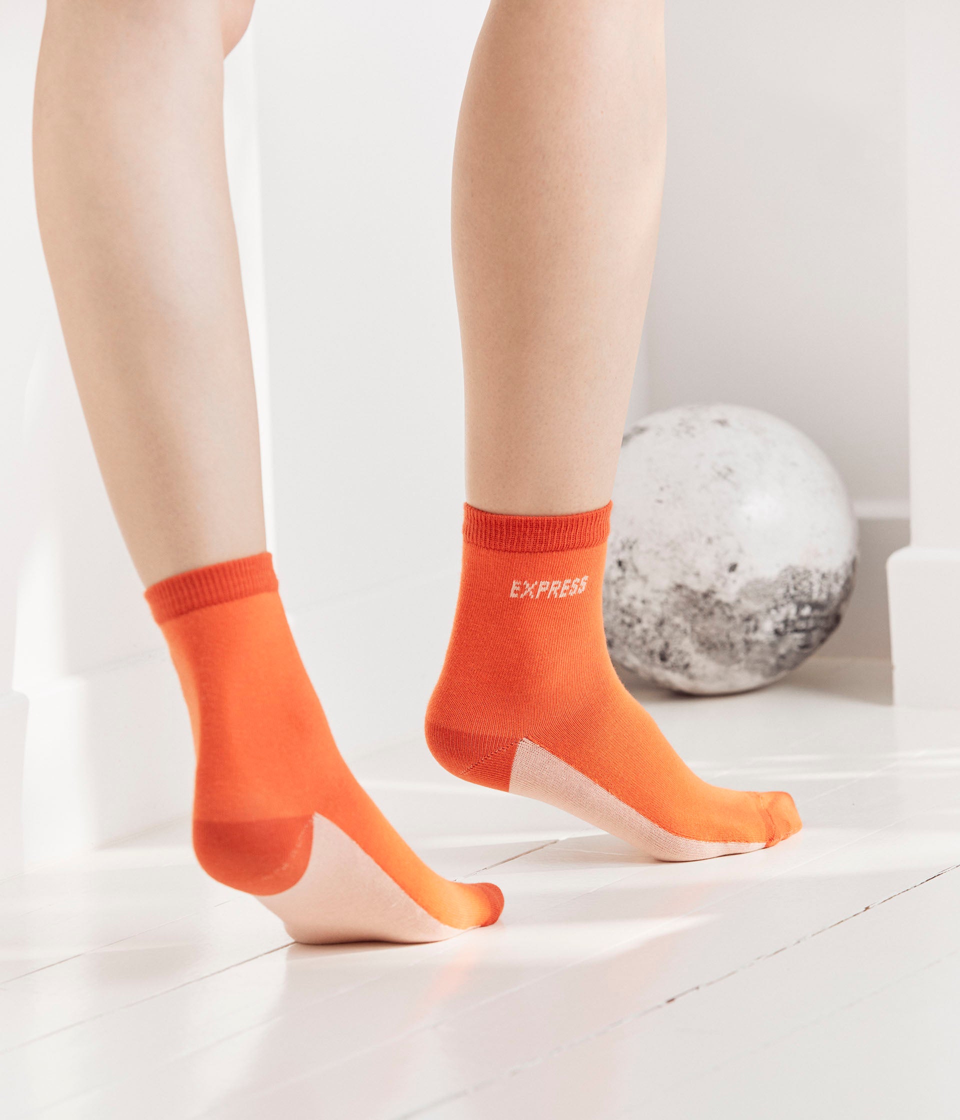 Chaussette orange 2025